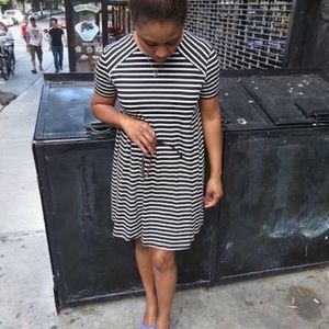 🍊 Black and white striped dress